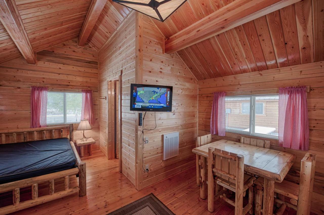 Yellowstone Grizzly Rv Park And Cabins Villa West Yellowstone Exteriör bild